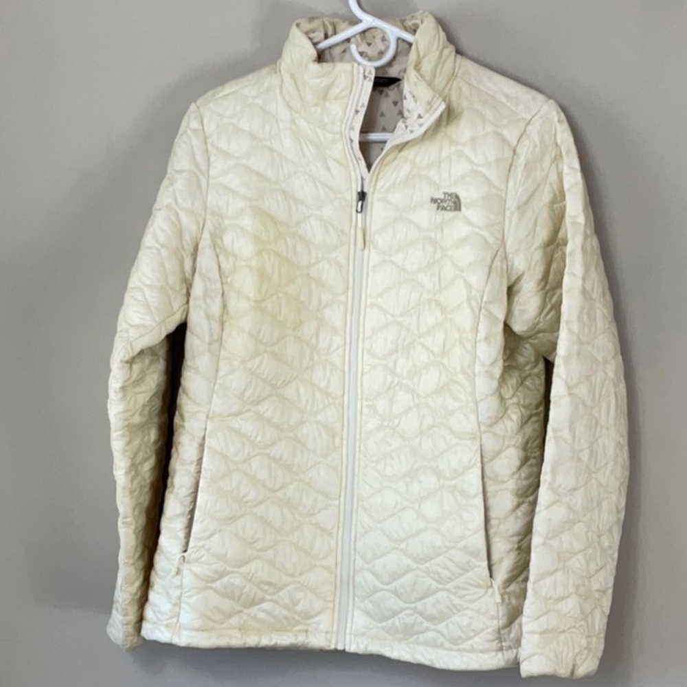 The North Face woman’s thermoball jacket.
